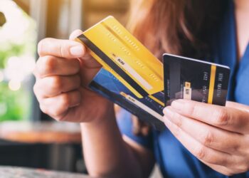 5 Advantages of Having a No Fee Debit Card